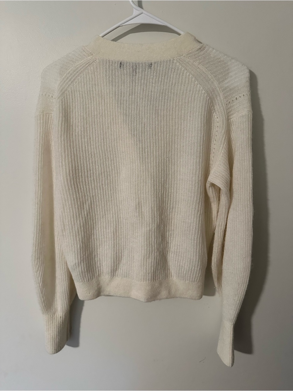 Quince Lightweight Baby Alpaca Cropped V-Neck Cardigan stone ivory - Picture 5 of 5